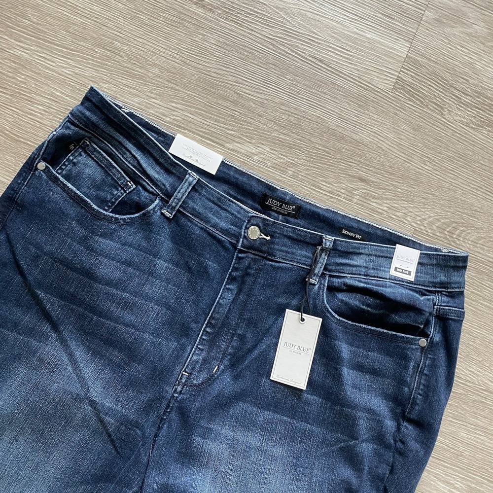 Judy Blue Skinny Fit Mid-Rise Jeans Women's 24W Plus Size Blue Stretch Dark NWT